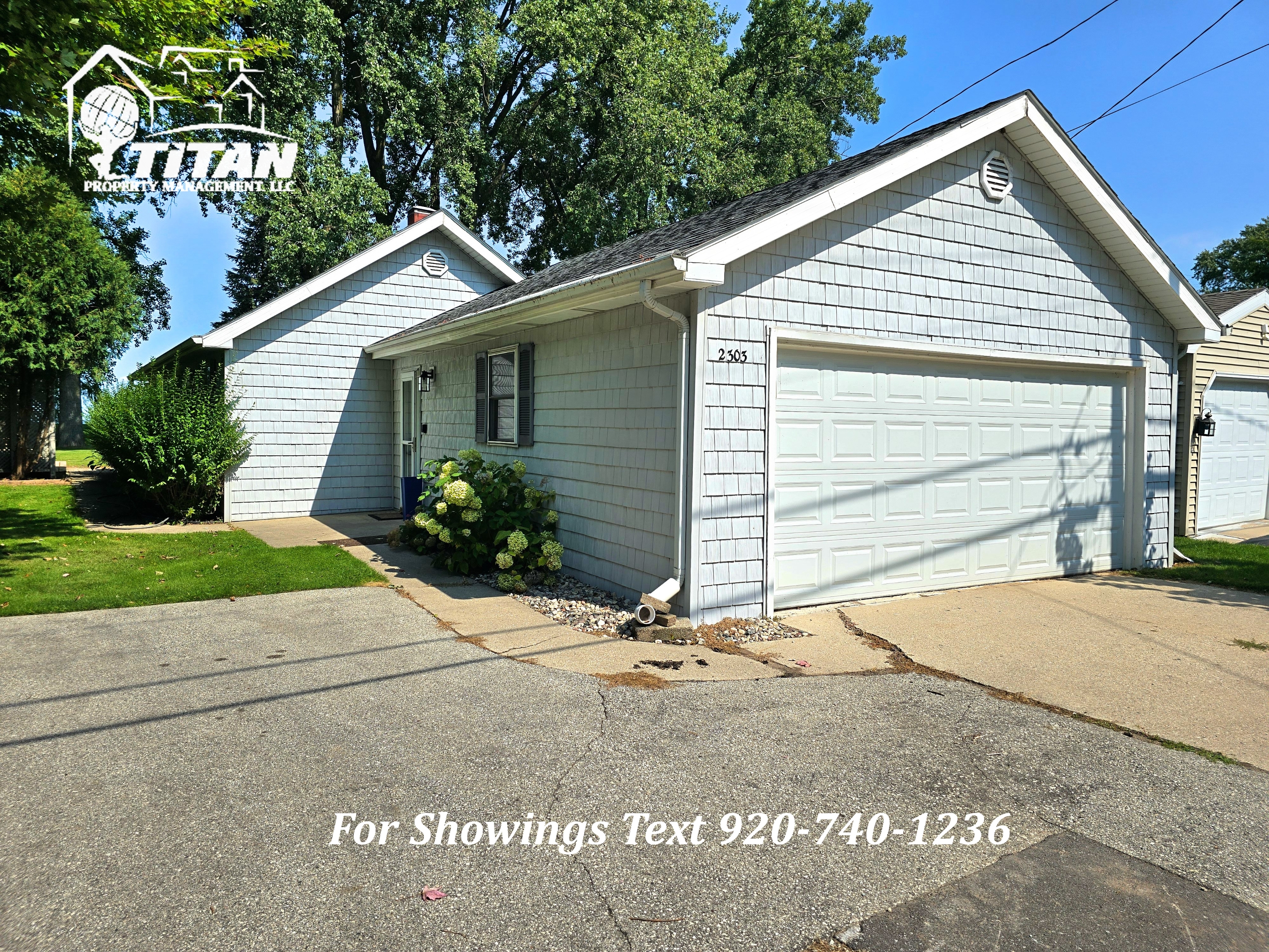 2303 Lakeside Place