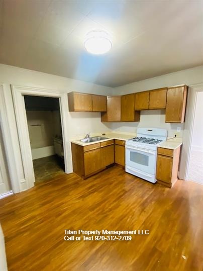 527 Merritt Avenue - 2