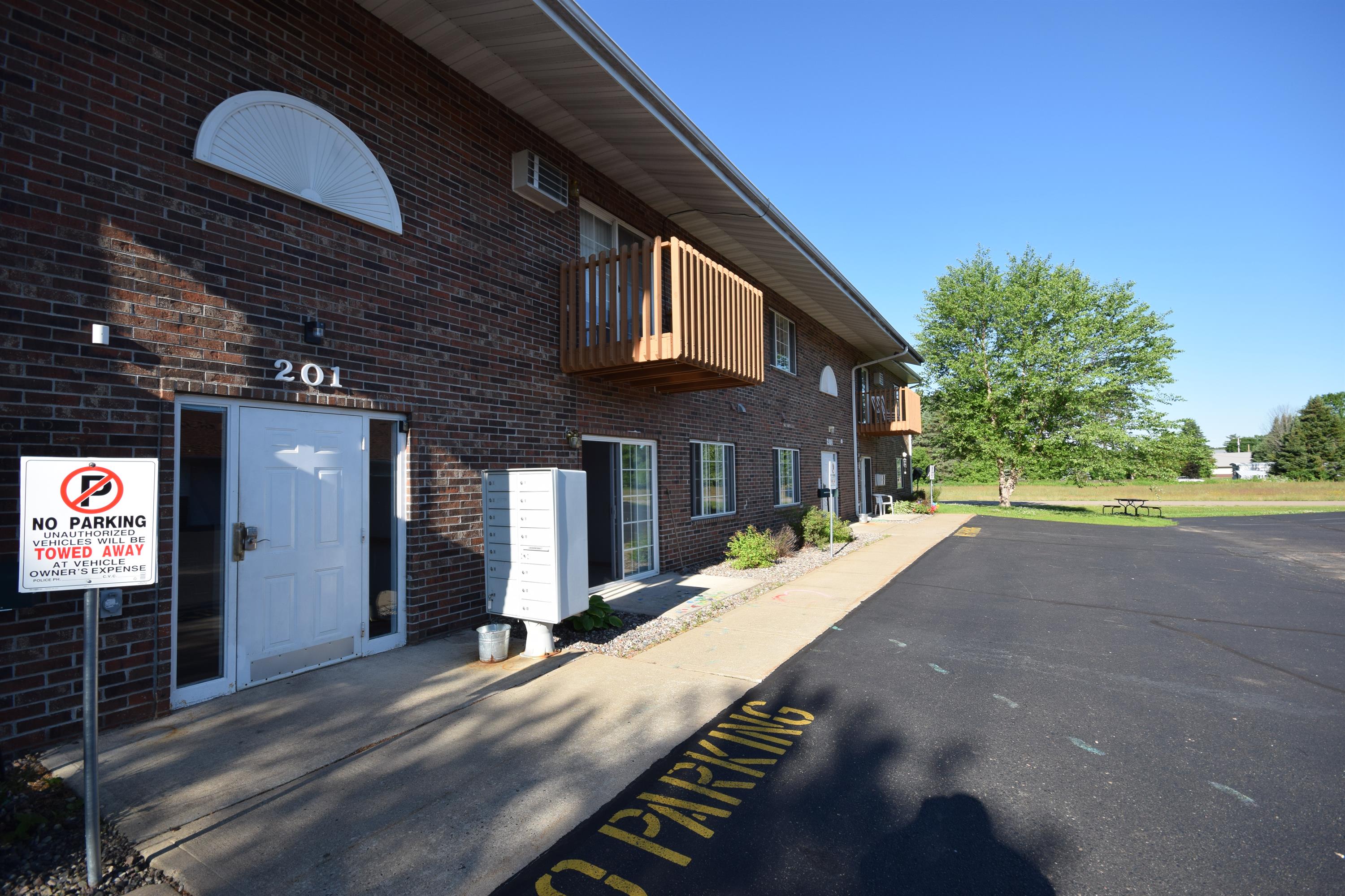 201 Robbins Street - 5