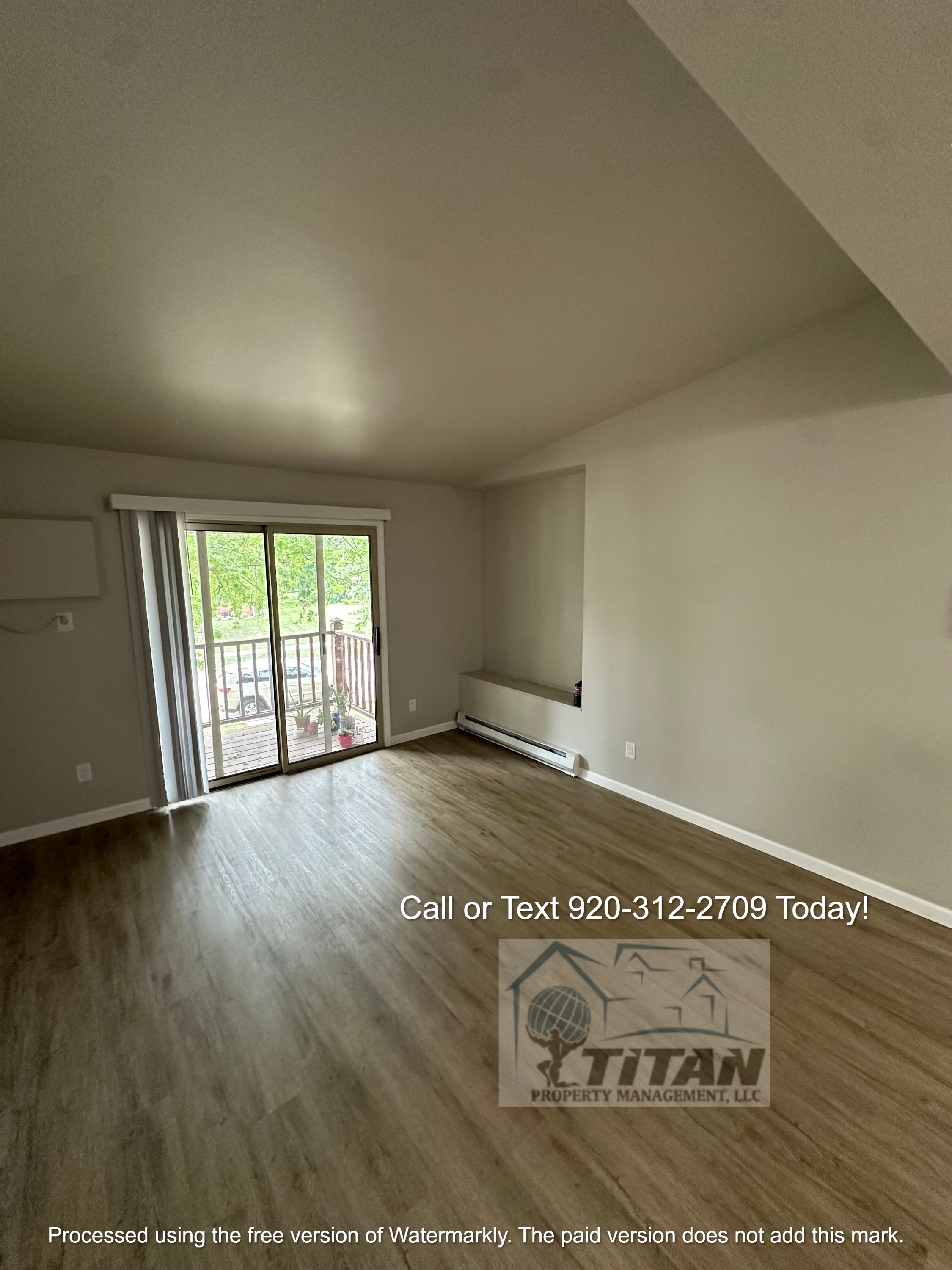 1390 Maricopa Dr - E